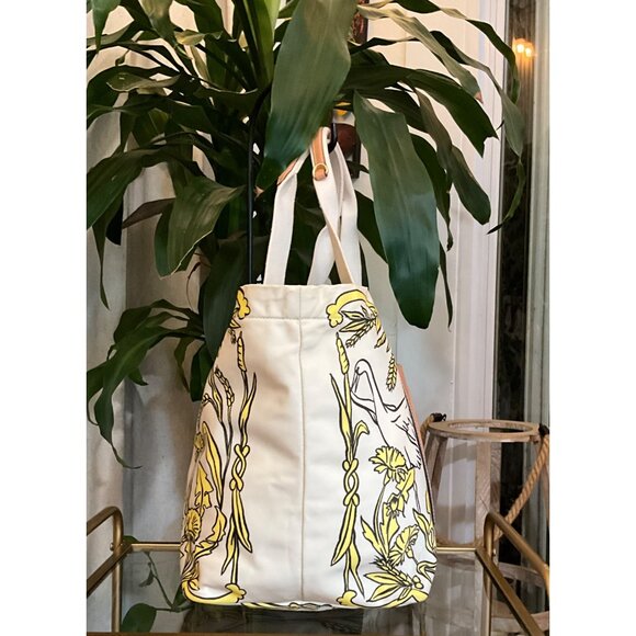 AUTHENTIC TORY BURCH PRINTED NYLON CARRYALL TOTE - Picture 7 of 13